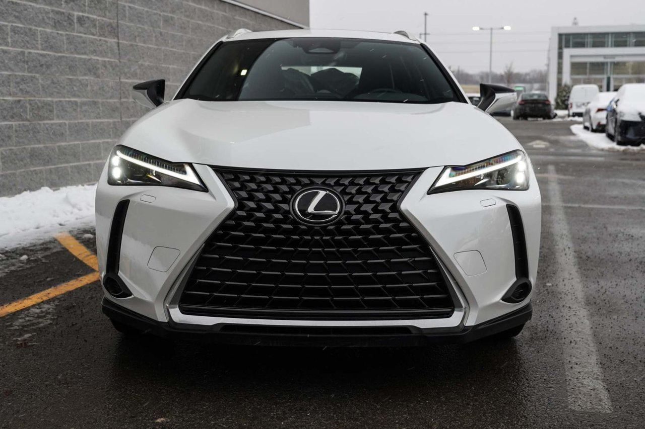 2025 Lexus UX 300h DEMO PREMIUM HYBRIDE BAS KM CUIR TOIT