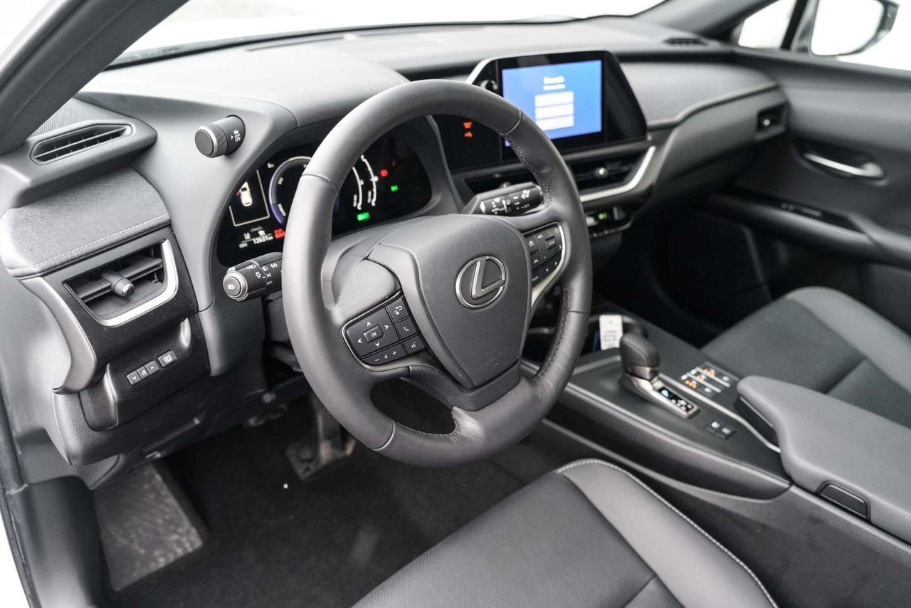 2025 Lexus UX 300h DEMO PREMIUM HYBRIDE BAS KM CUIR TOIT