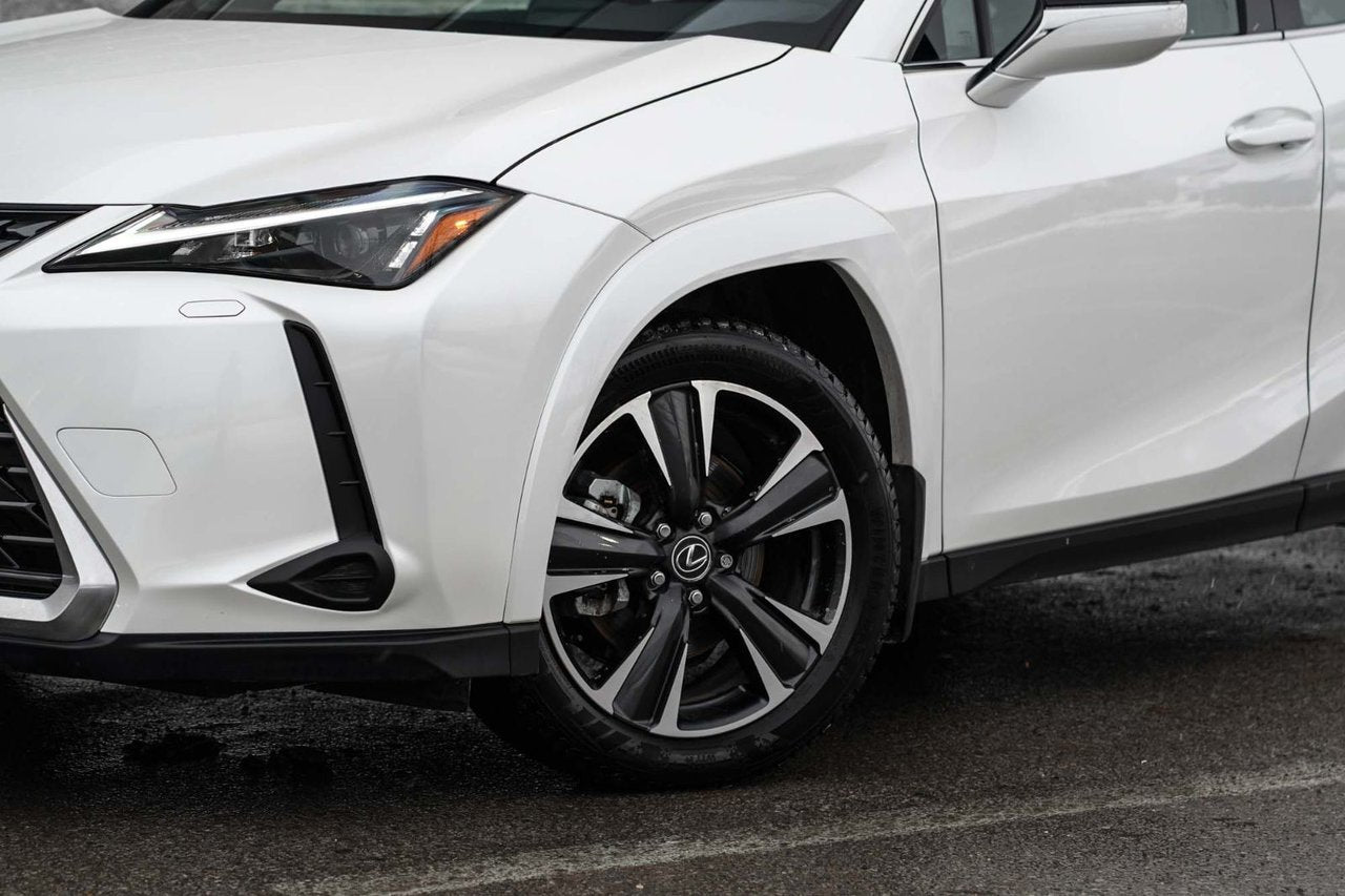 2025 Lexus UX 300h DEMO PREMIUM HYBRIDE BAS KM CUIR TOIT