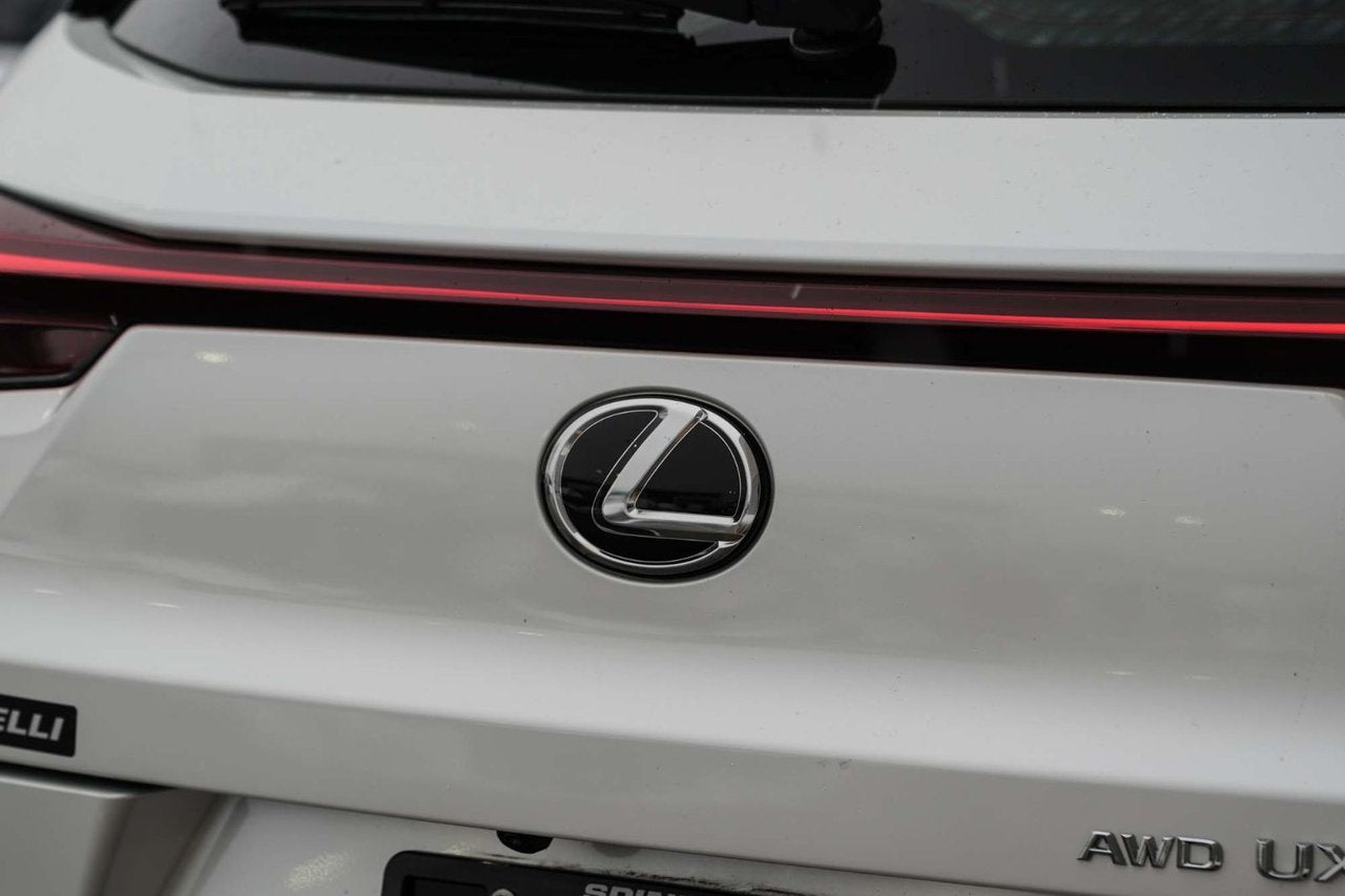 2025 Lexus UX 300h DEMO PREMIUM HYBRIDE BAS KM CUIR TOIT