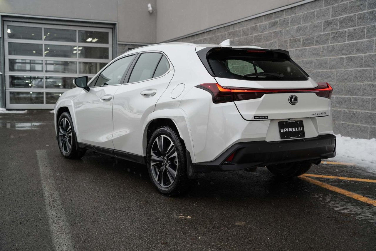 2025 Lexus UX 300h DEMO PREMIUM HYBRIDE BAS KM CUIR TOIT