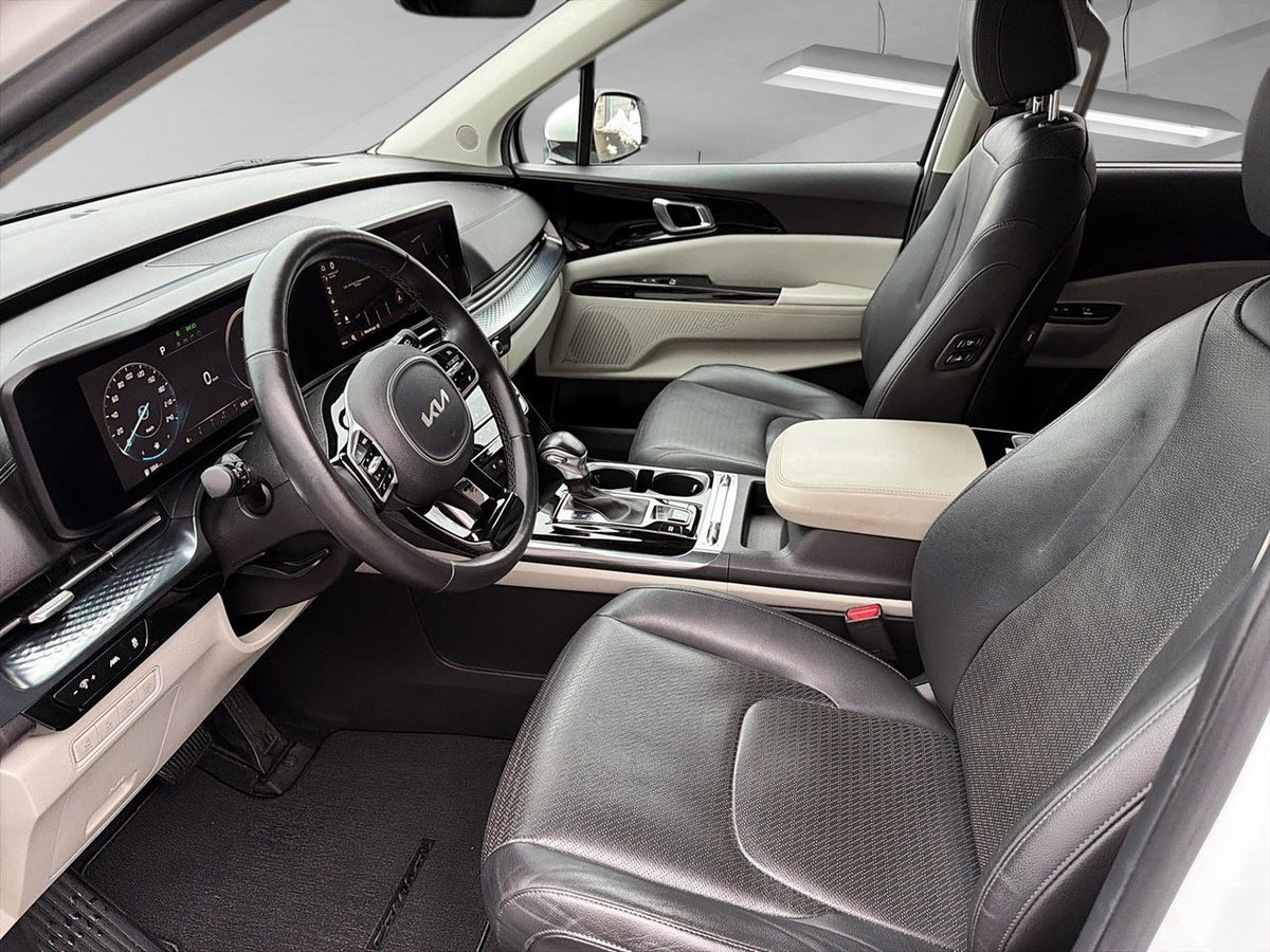 2022 Kia Carnival SX