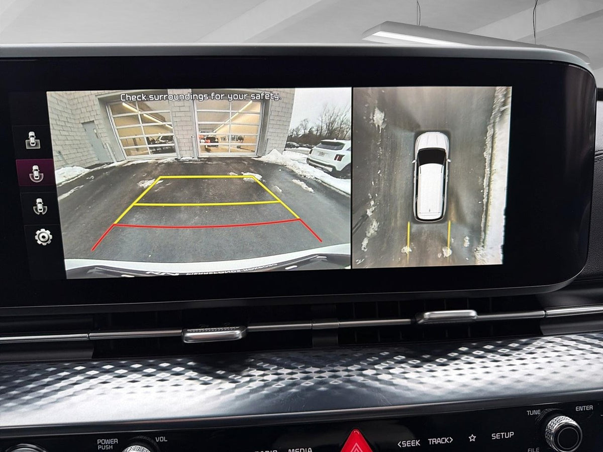 2022 Kia Carnival SX