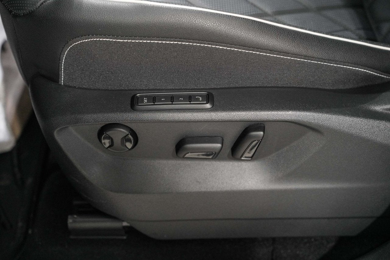 2025 Volkswagen Atlas Cross Sport Execline