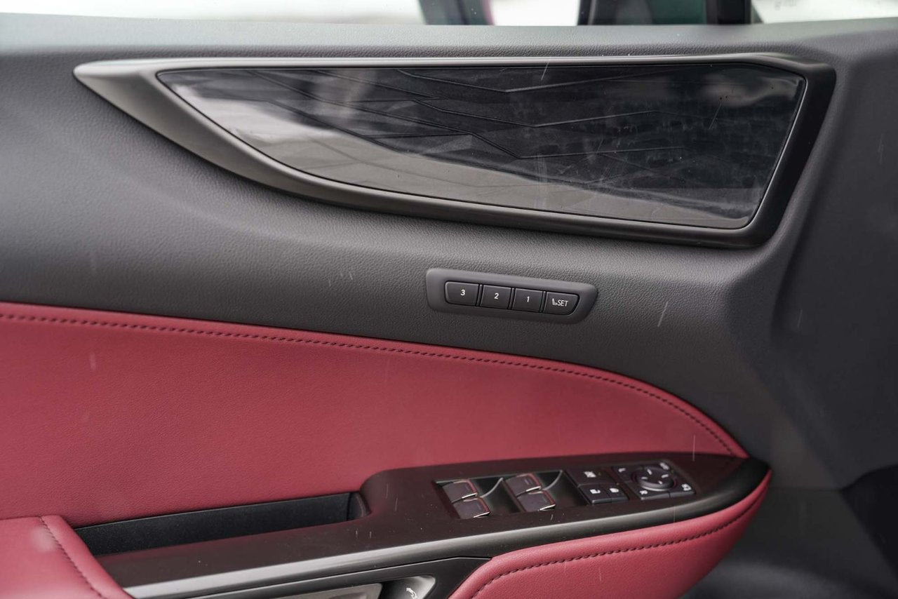 2025 Lexus NX 450h+ 450h+ ULTRA PREMIUM HYBRIDE BRANCHABLE CUIR TOIT