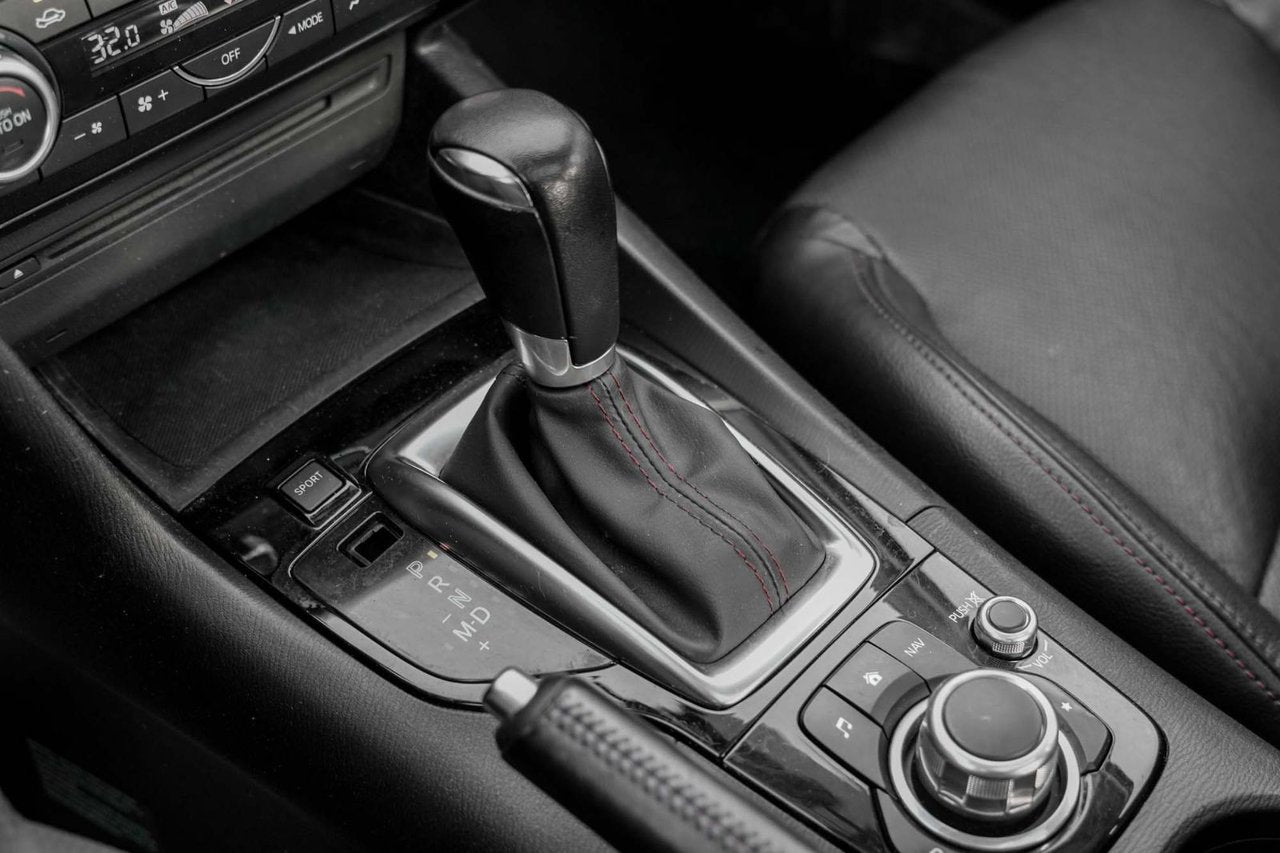 2015 Mazda Mazda3 SPORT GT; CUIR TOIT NAV SIEGES CHAUFFANT*GARANTIE*