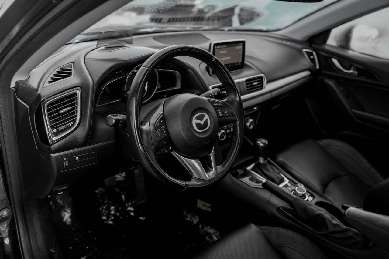 2015 Mazda Mazda3 SPORT GT; CUIR TOIT NAV SIEGES CHAUFFANT*GARANTIE*