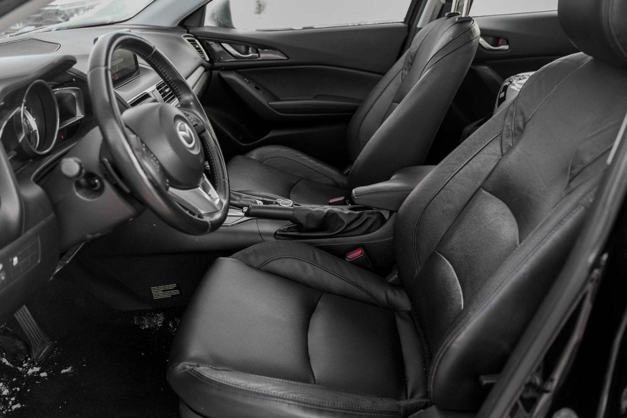 2015 Mazda Mazda3 SPORT GT; CUIR TOIT NAV SIEGES CHAUFFANT*GARANTIE*