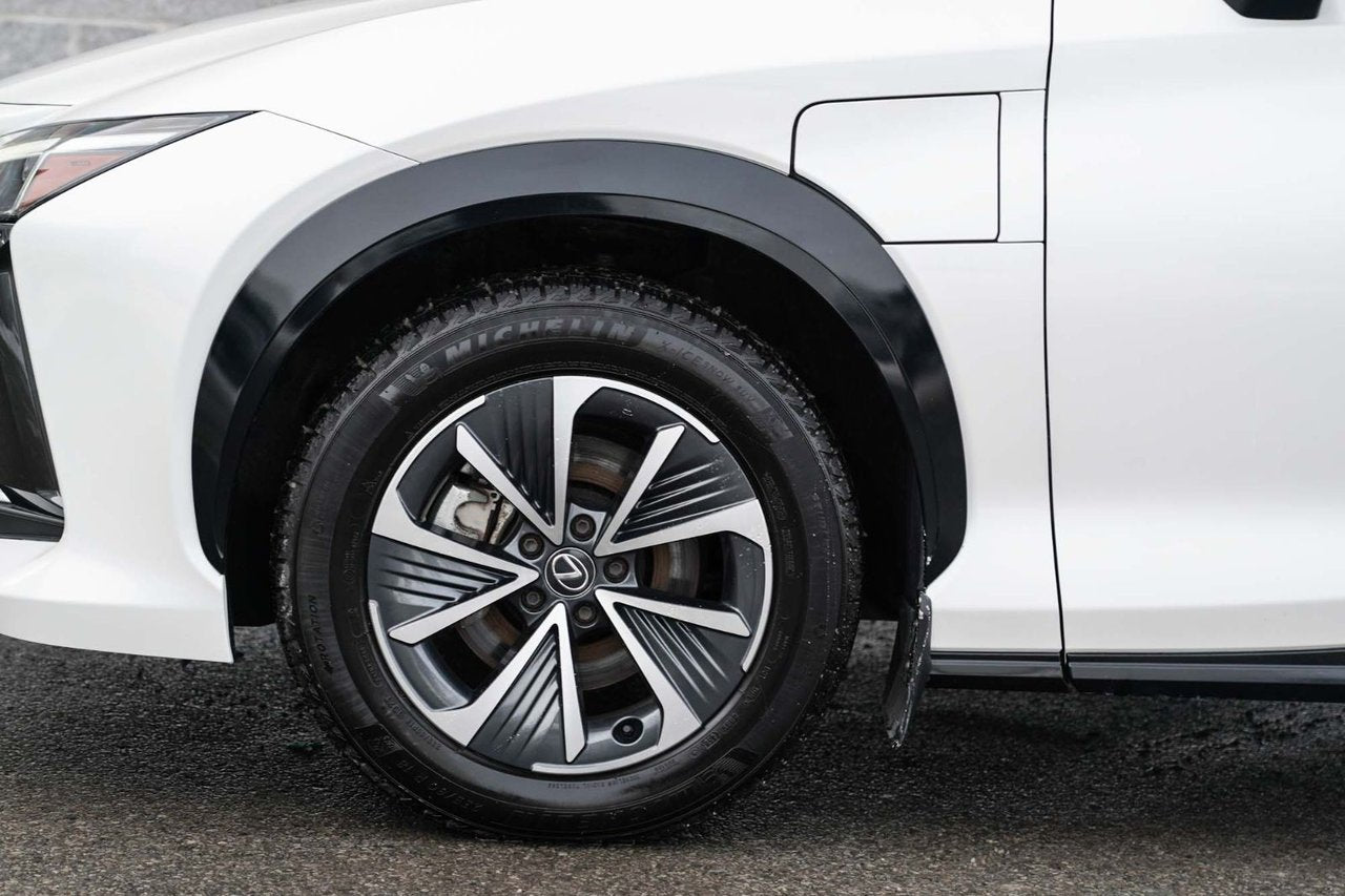 2023 Lexus RZ 450e DEMO SIGNATURE AWD DIRECT4 BAS KM COMME NEUF