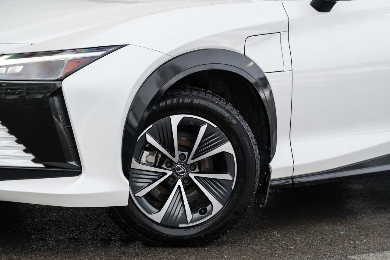 2023 Lexus RZ 450e DEMO SIGNATURE AWD DIRECT4 BAS KM COMME NEUF