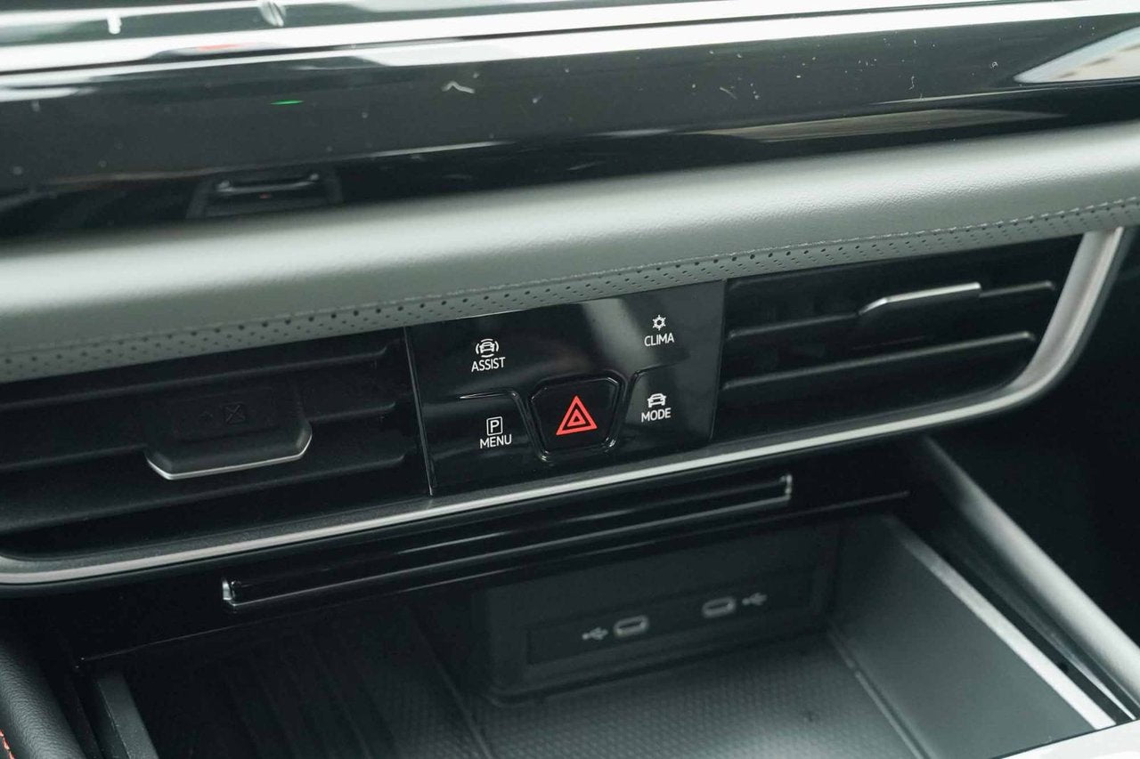 2025 Volkswagen Atlas Peak Edition