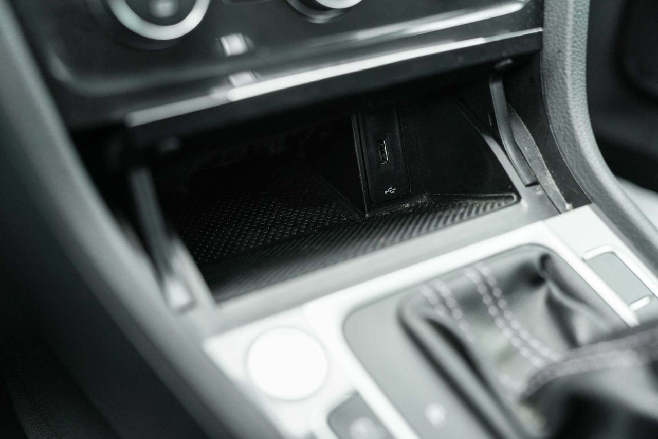 2020 Volkswagen e-Golf COMFORTLINE; A/C CAMERA SIEGES CHAUFFANT MAGS