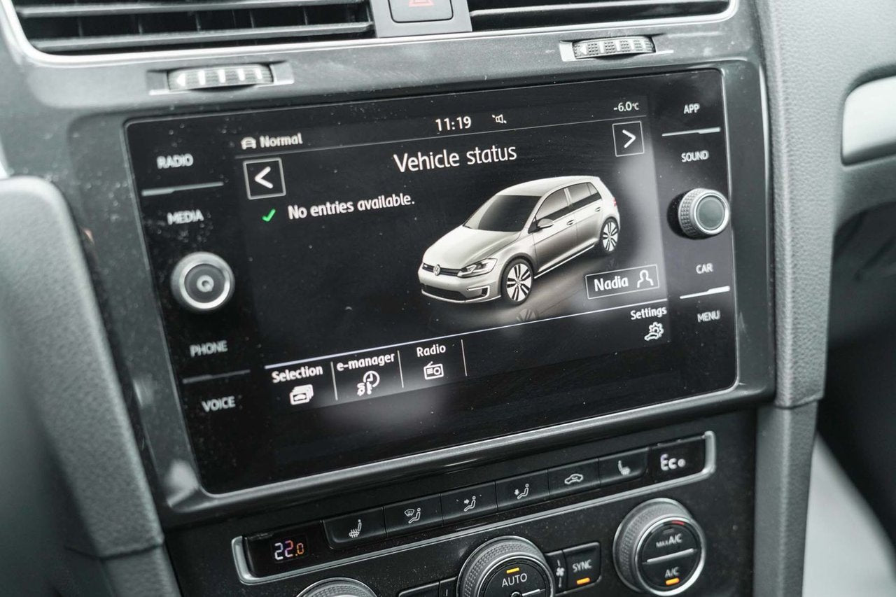 2020 Volkswagen e-Golf COMFORTLINE; A/C CAMERA SIEGES CHAUFFANT MAGS