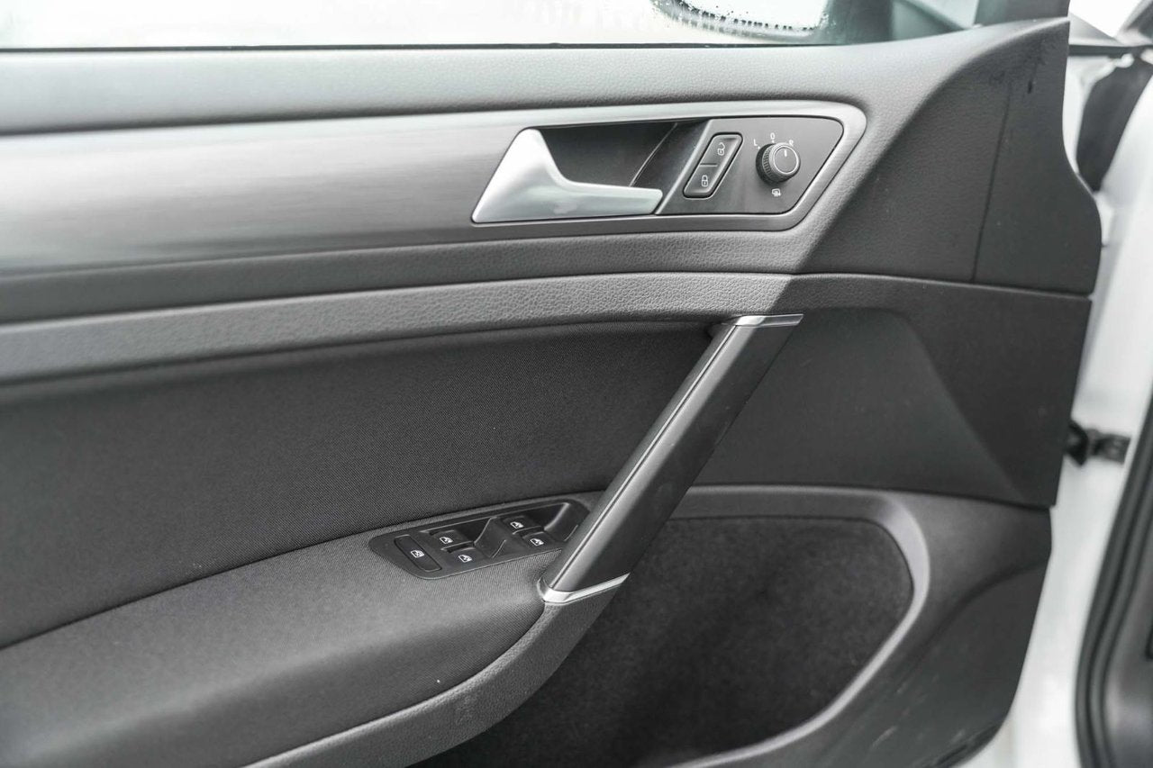 2020 Volkswagen e-Golf COMFORTLINE; A/C CAMERA SIEGES CHAUFFANT MAGS