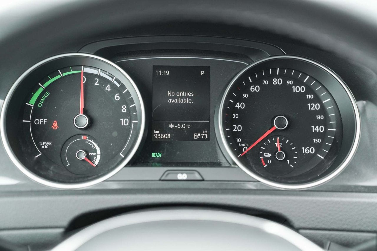 2020 Volkswagen e-Golf COMFORTLINE; A/C CAMERA SIEGES CHAUFFANT MAGS