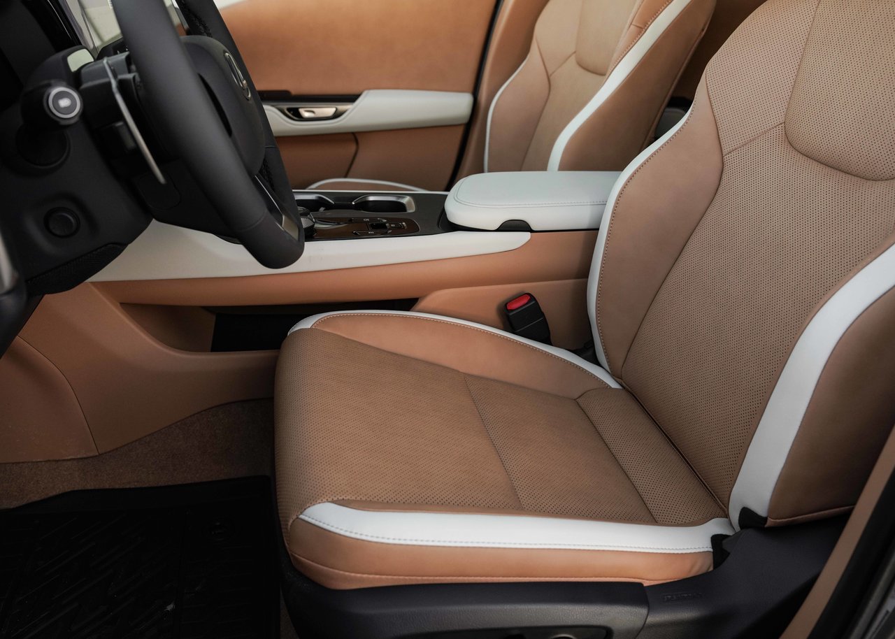 2026 Lexus RZ 450e Luxury