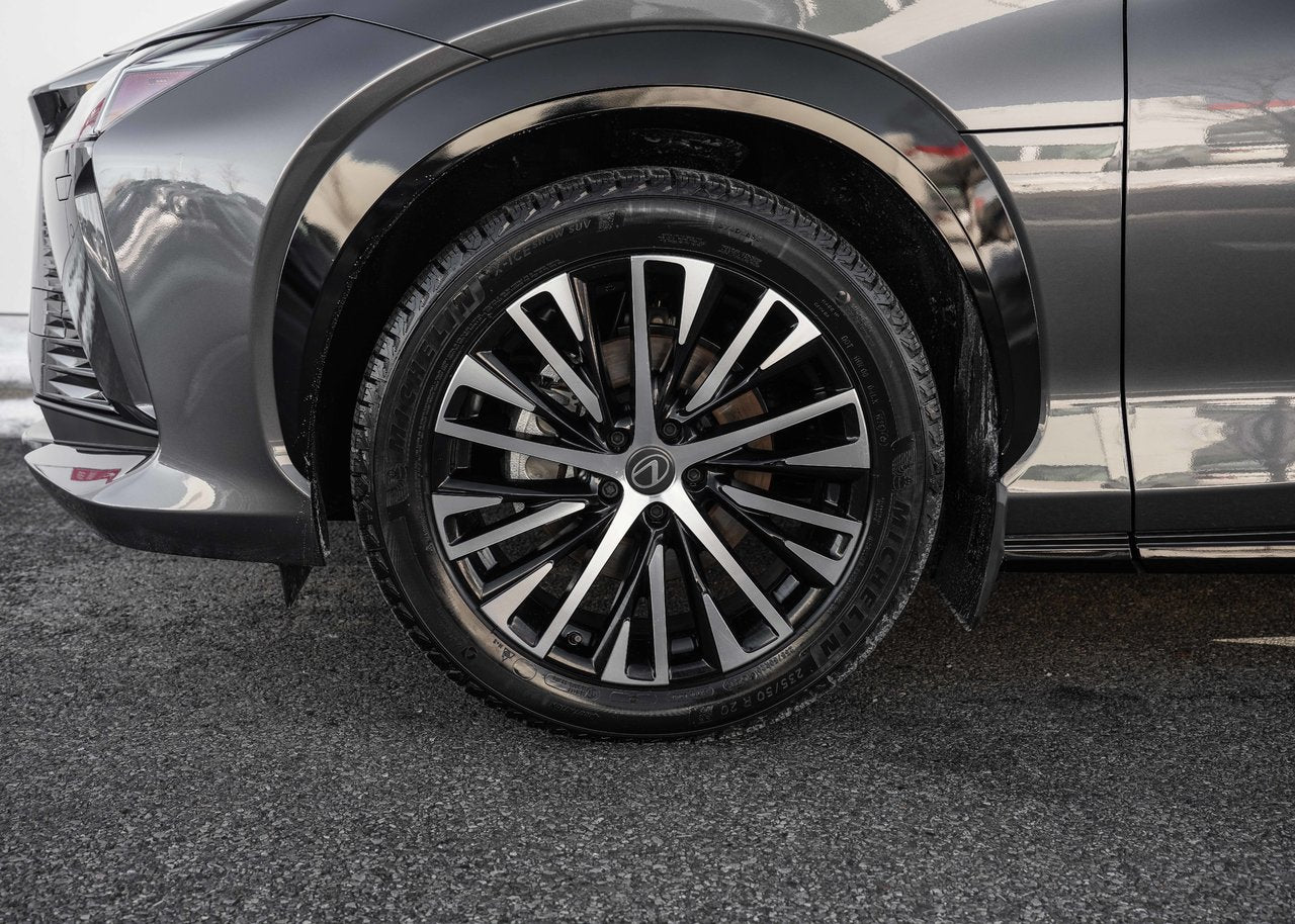 2026 Lexus RZ 450e Luxury