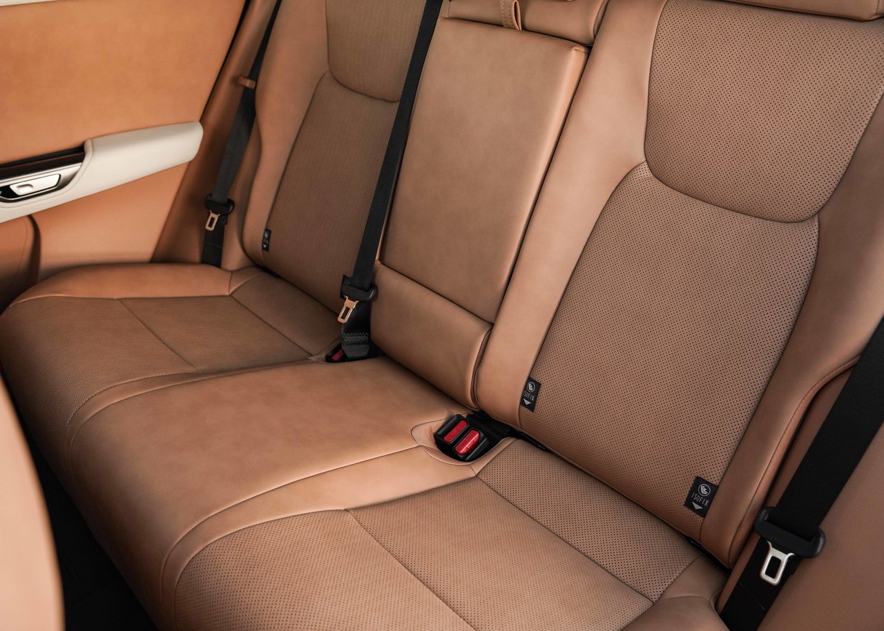 2026 Lexus RZ 450e Luxury