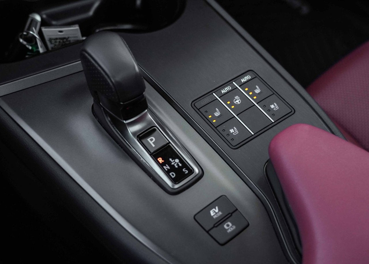 2025 Lexus UX 300h AWD F SPORT 2 CUIR ROUGE NAVI TOIT CARPLAY