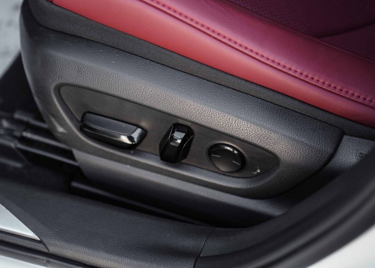 2025 Lexus UX 300h AWD F SPORT 2 CUIR ROUGE NAVI TOIT CARPLAY