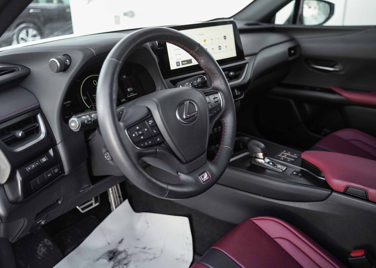 2025 Lexus UX 300h AWD F SPORT 2 CUIR ROUGE NAVI TOIT CARPLAY