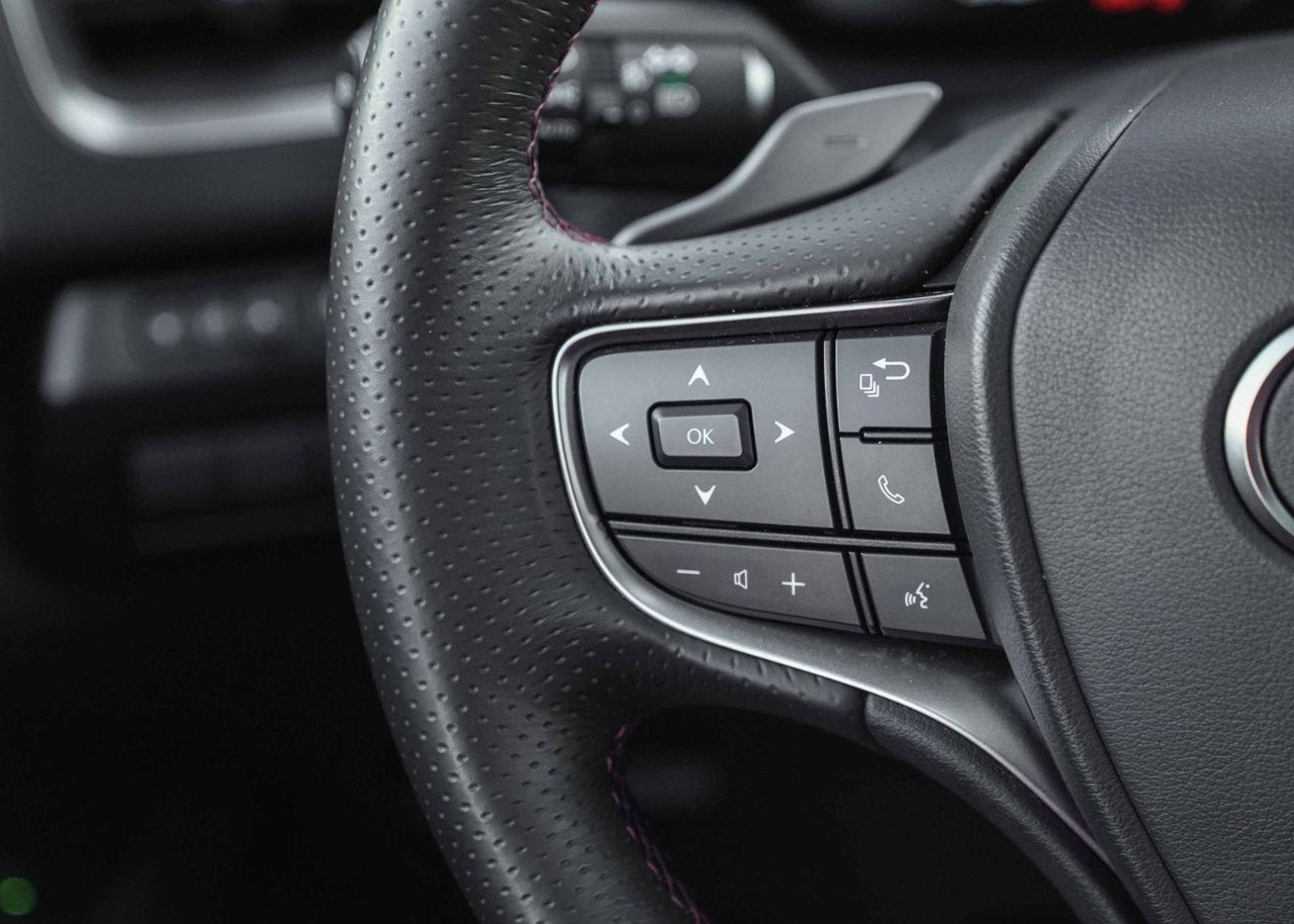 2025 Lexus UX 300h AWD F SPORT 2 CUIR ROUGE NAVI TOIT CARPLAY