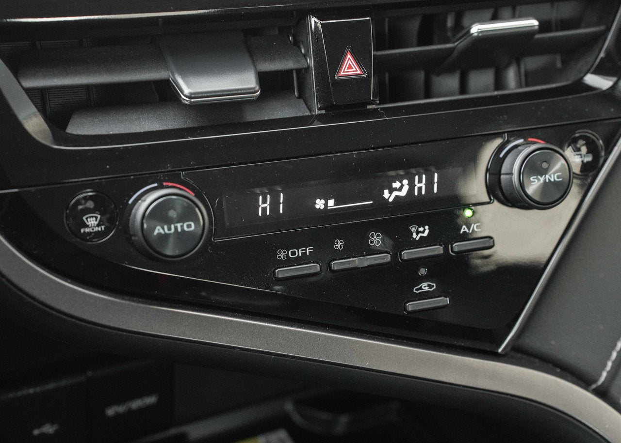 2023 Toyota Camry SE UP Hybrid