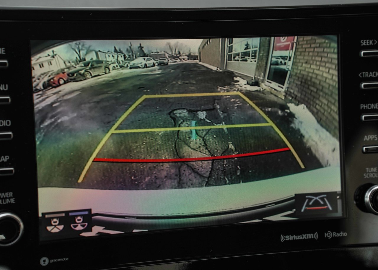 2023 Toyota Camry SE UP Hybrid