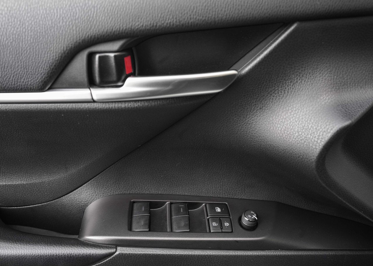 2023 Toyota Camry SE UP Hybrid