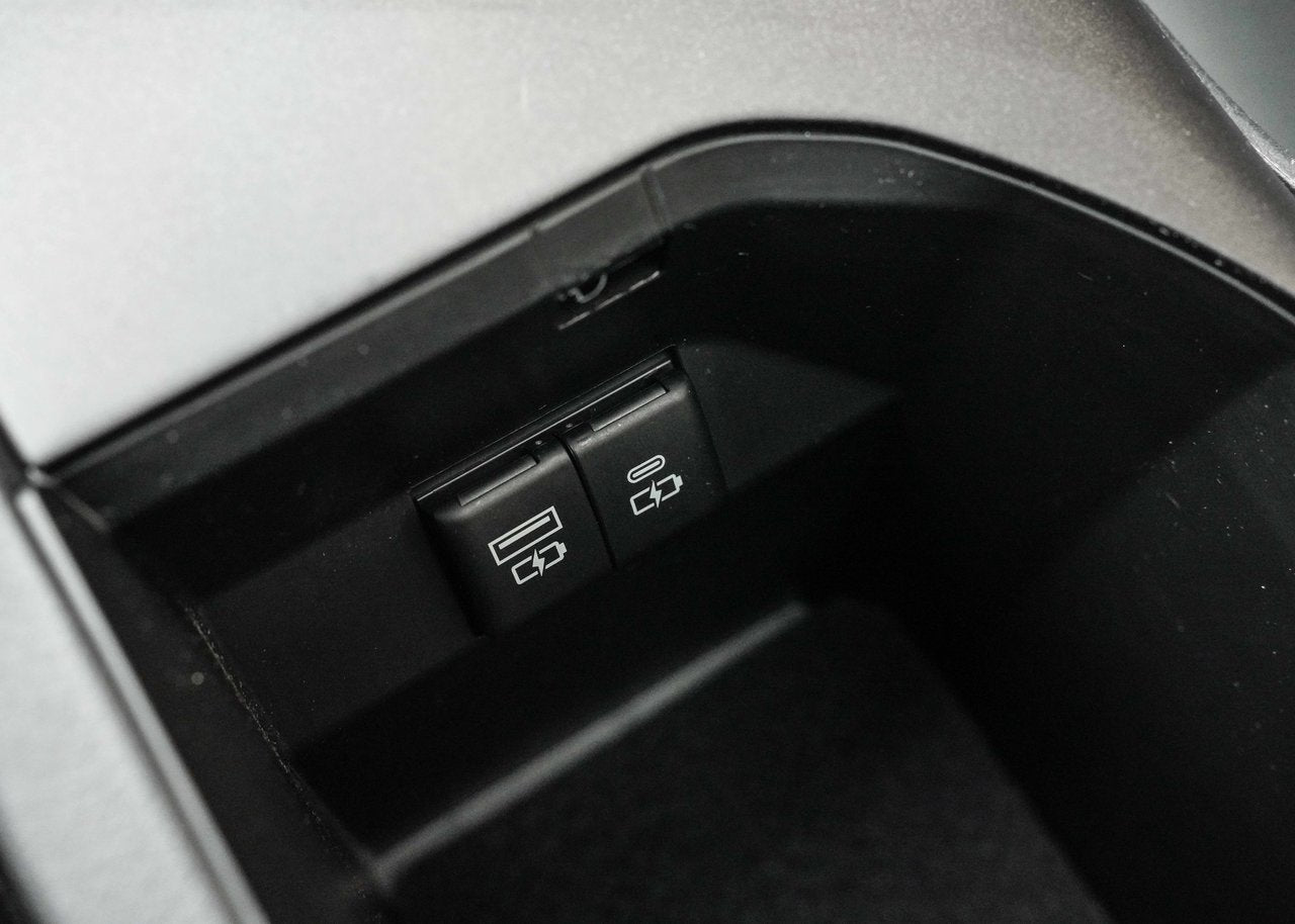 2023 Toyota Camry SE UP Hybrid