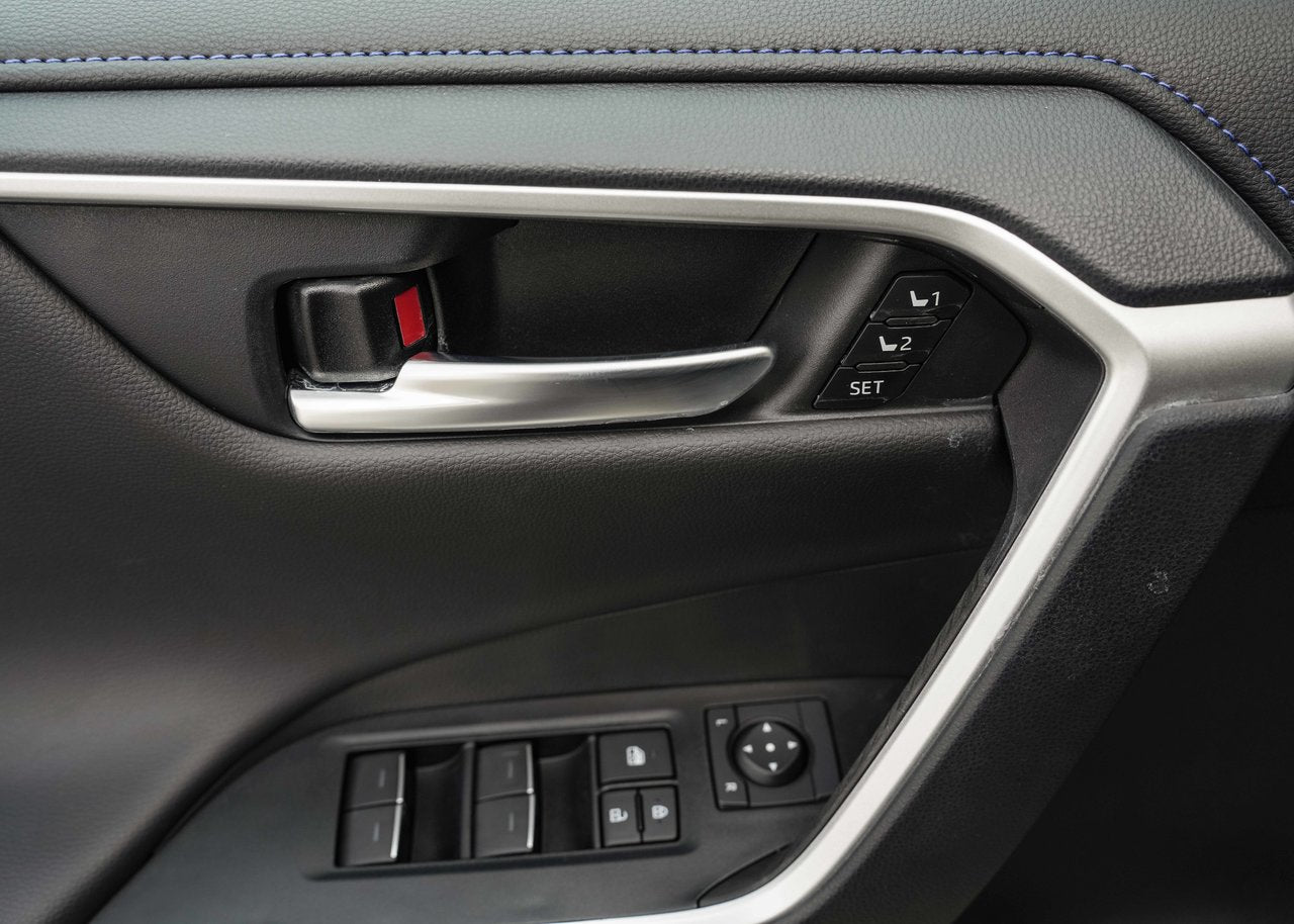 2025 Toyota RAV4 Hybrid XSE TECH