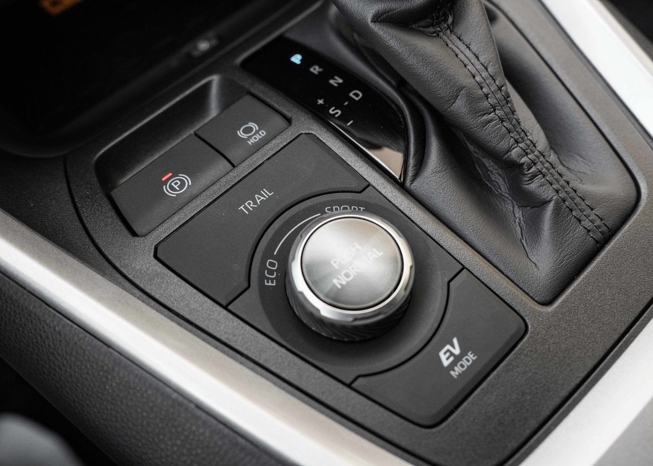 2025 Toyota RAV4 Hybrid XSE TECH