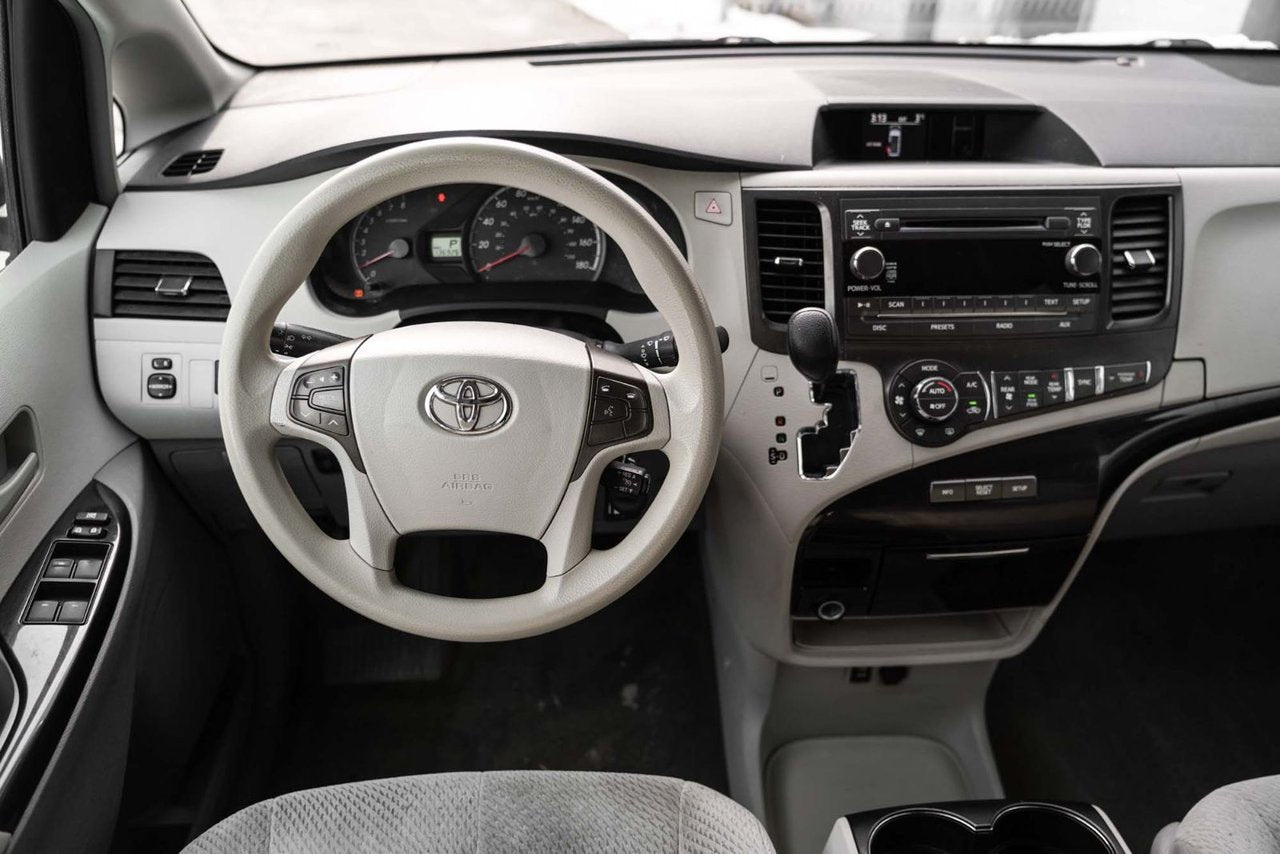 2013 Toyota Sienna LE