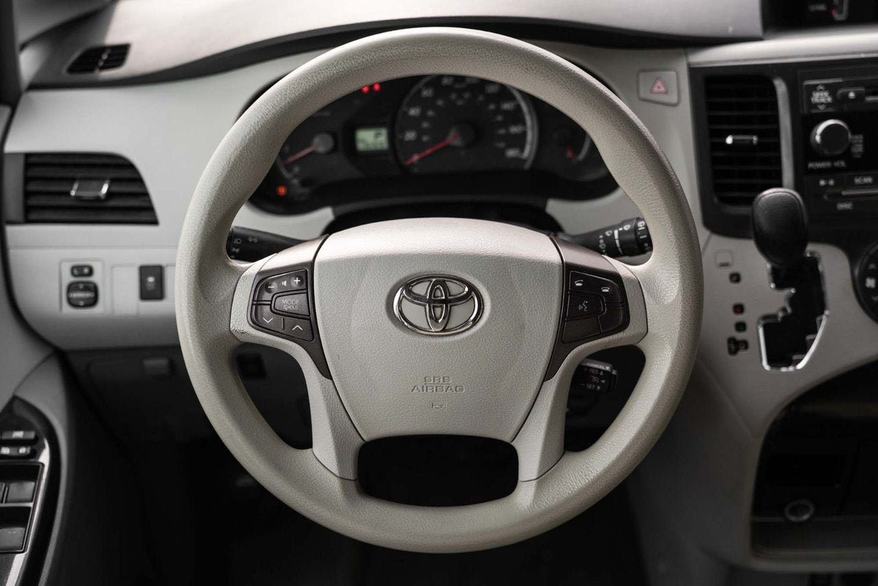 2013 Toyota Sienna LE