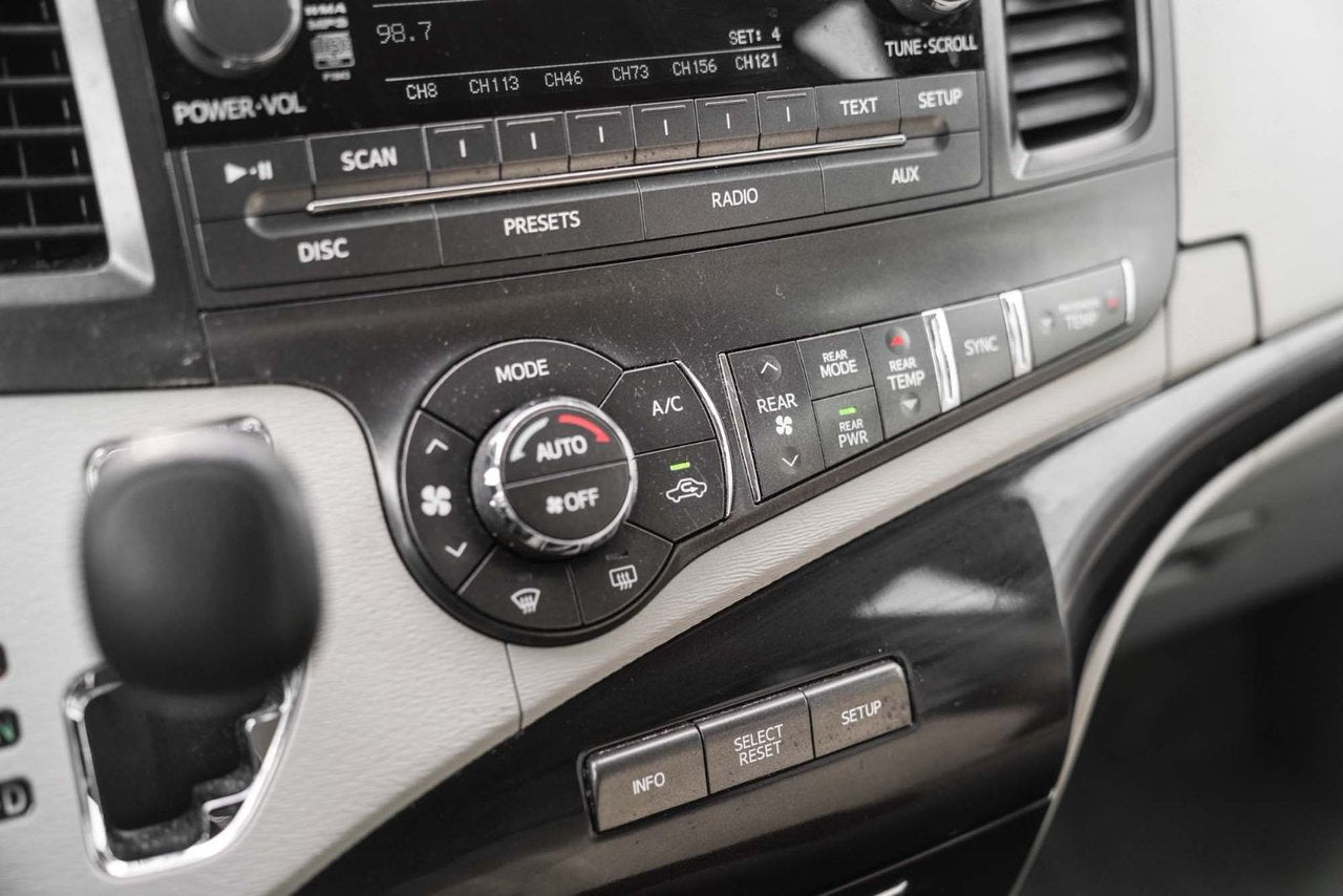 2013 Toyota Sienna LE