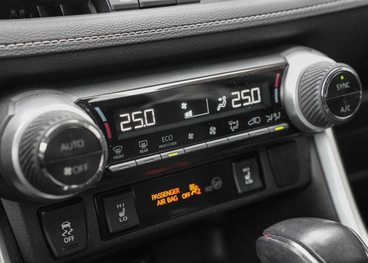 2019 Toyota RAV4 *XLE PREMIUM*