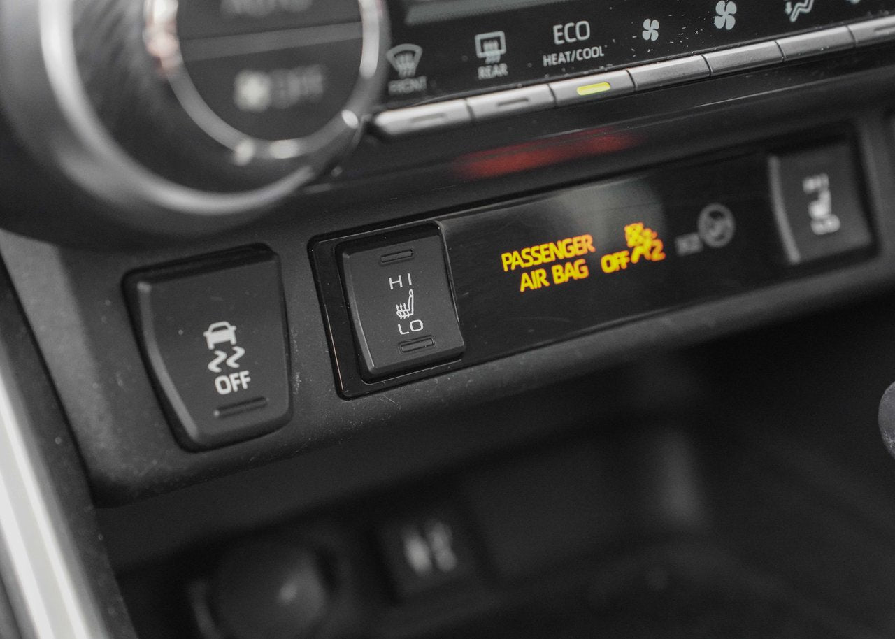 2019 Toyota RAV4 *XLE PREMIUM*