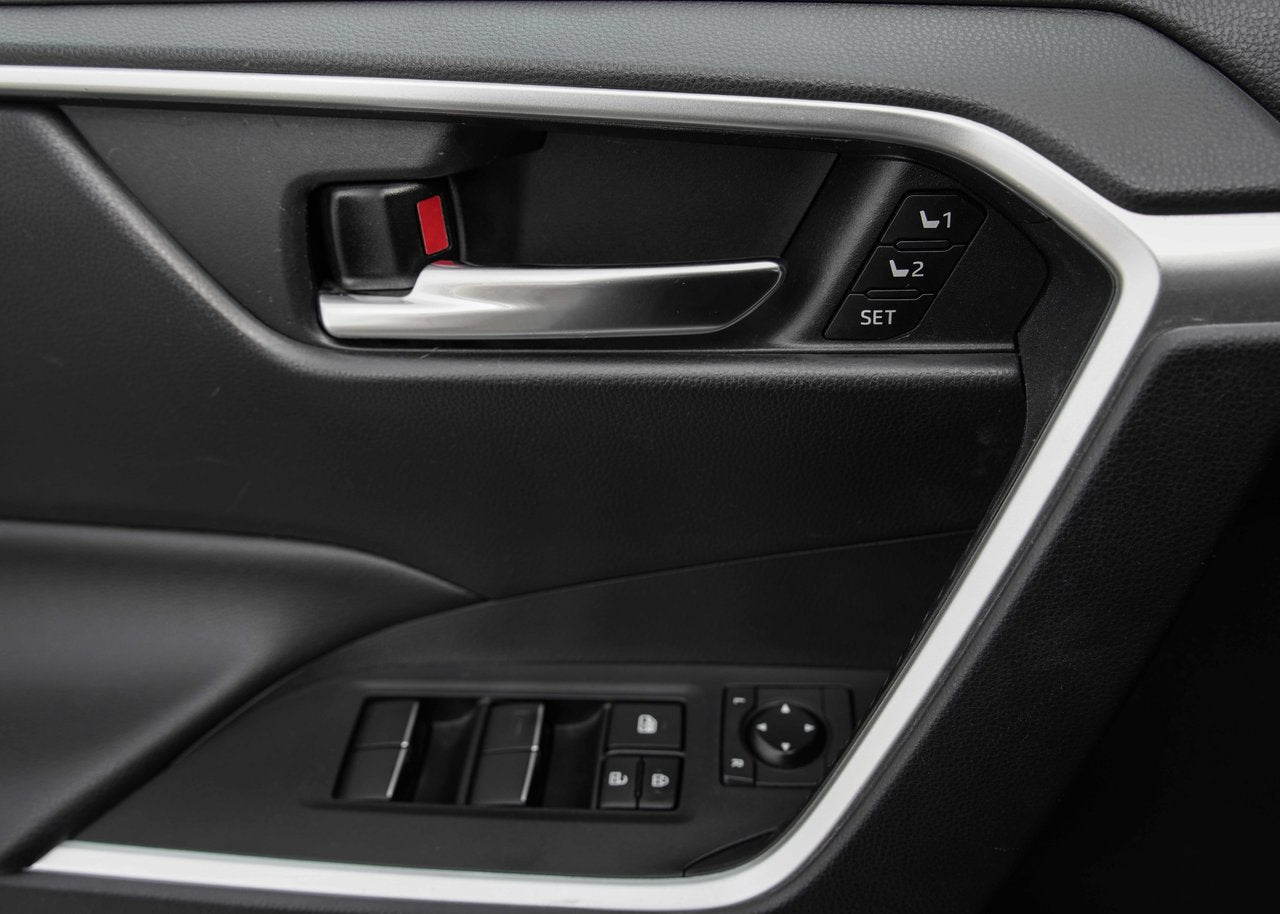 2019 Toyota RAV4 *XLE PREMIUM*