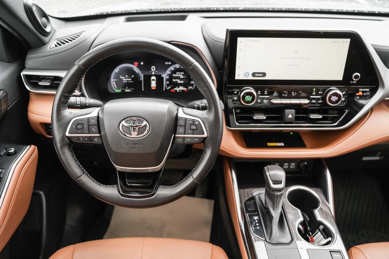 2023 Toyota Highlander Hybrid PLATINUM