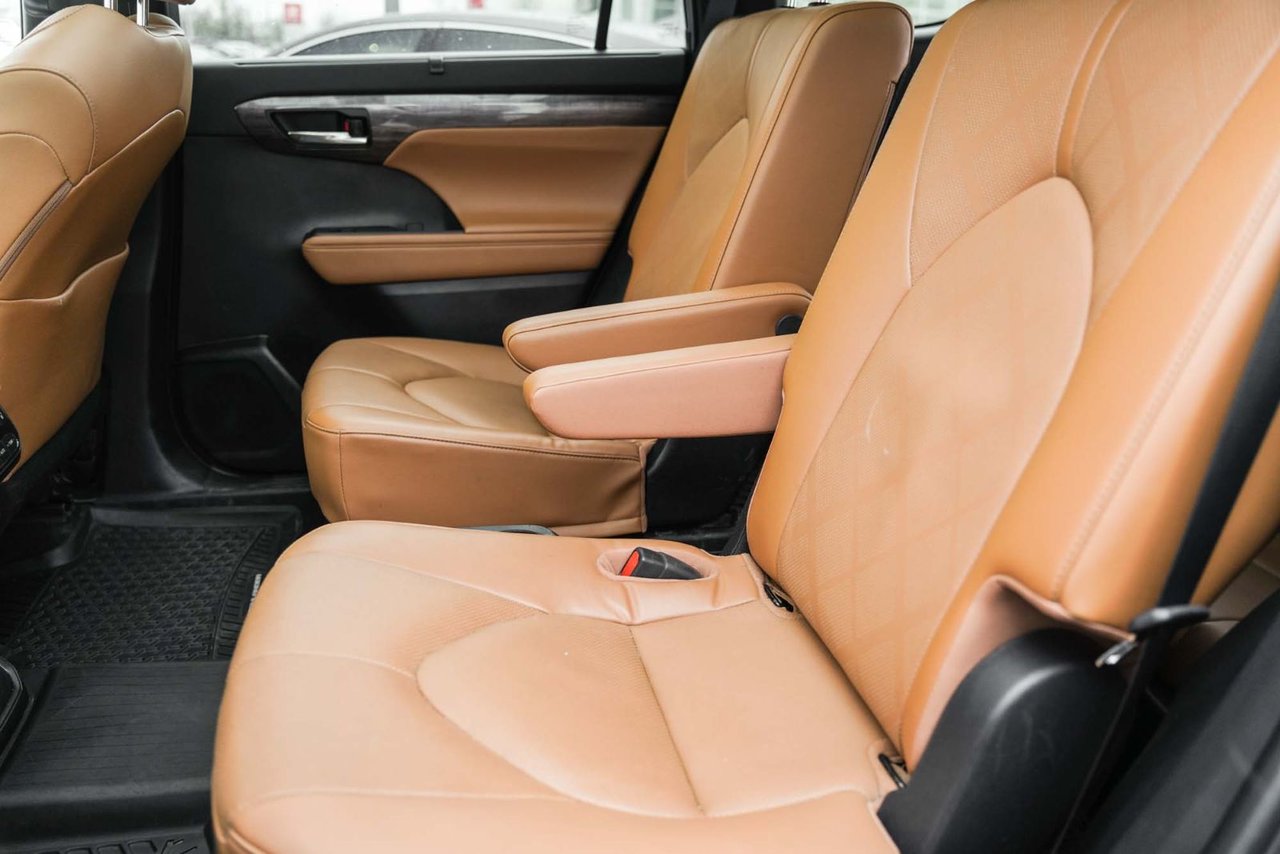 2023 Toyota Highlander Hybrid PLATINUM