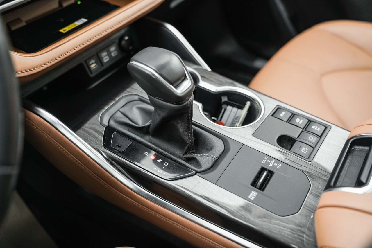2023 Toyota Highlander Hybrid PLATINUM