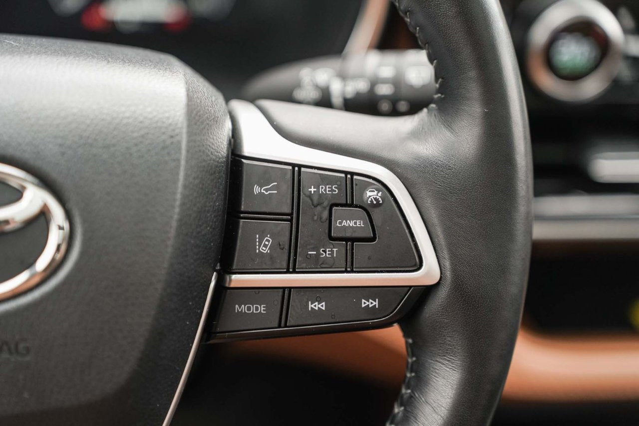 2023 Toyota Highlander Hybrid PLATINUM