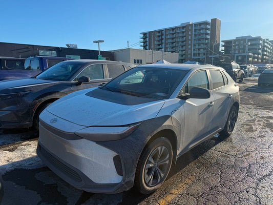 2024 Toyota bZ4X LE