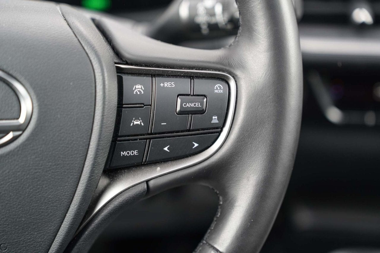 2025 Lexus UX 300h PREMIUM HYBRIDE BAS KM CUIR TOIT