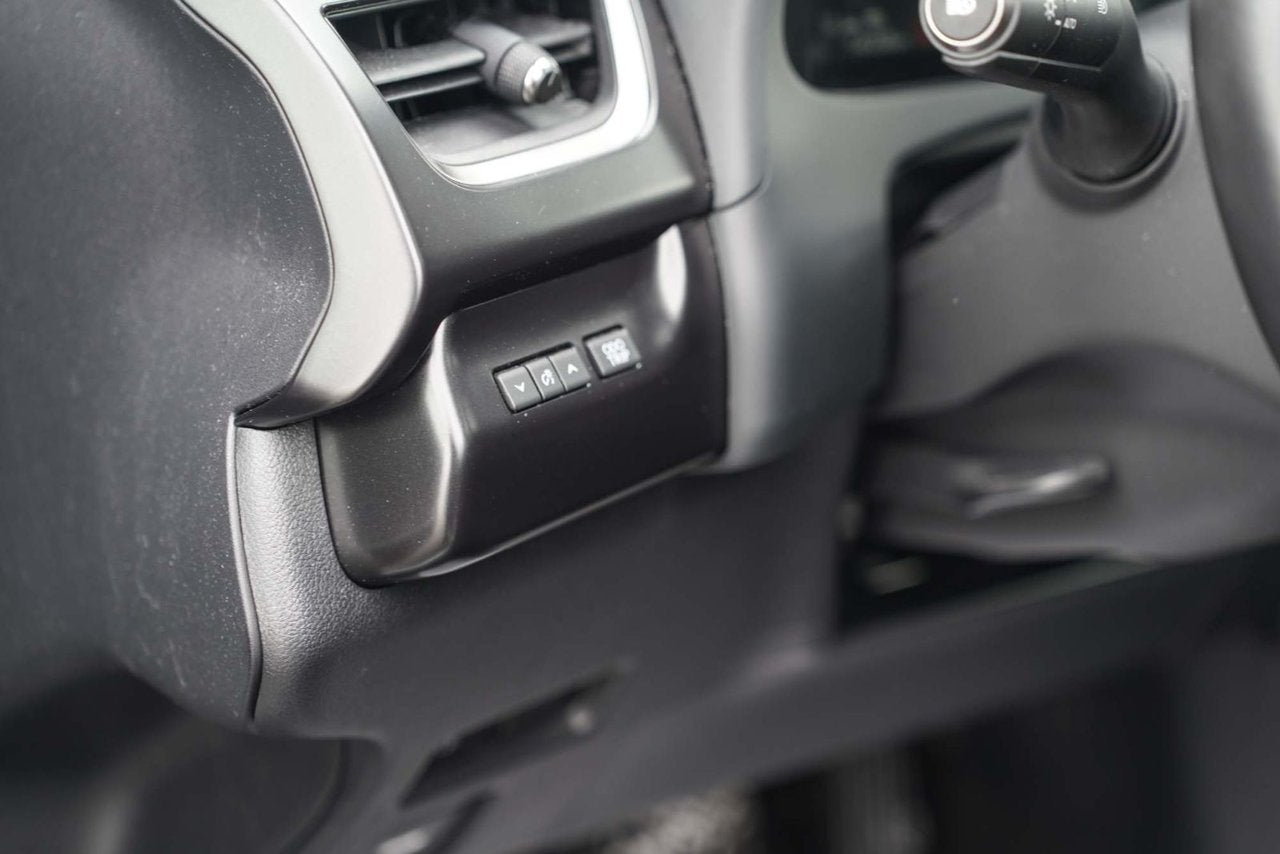 2025 Lexus UX 300h PREMIUM HYBRIDE BAS KM CUIR TOIT