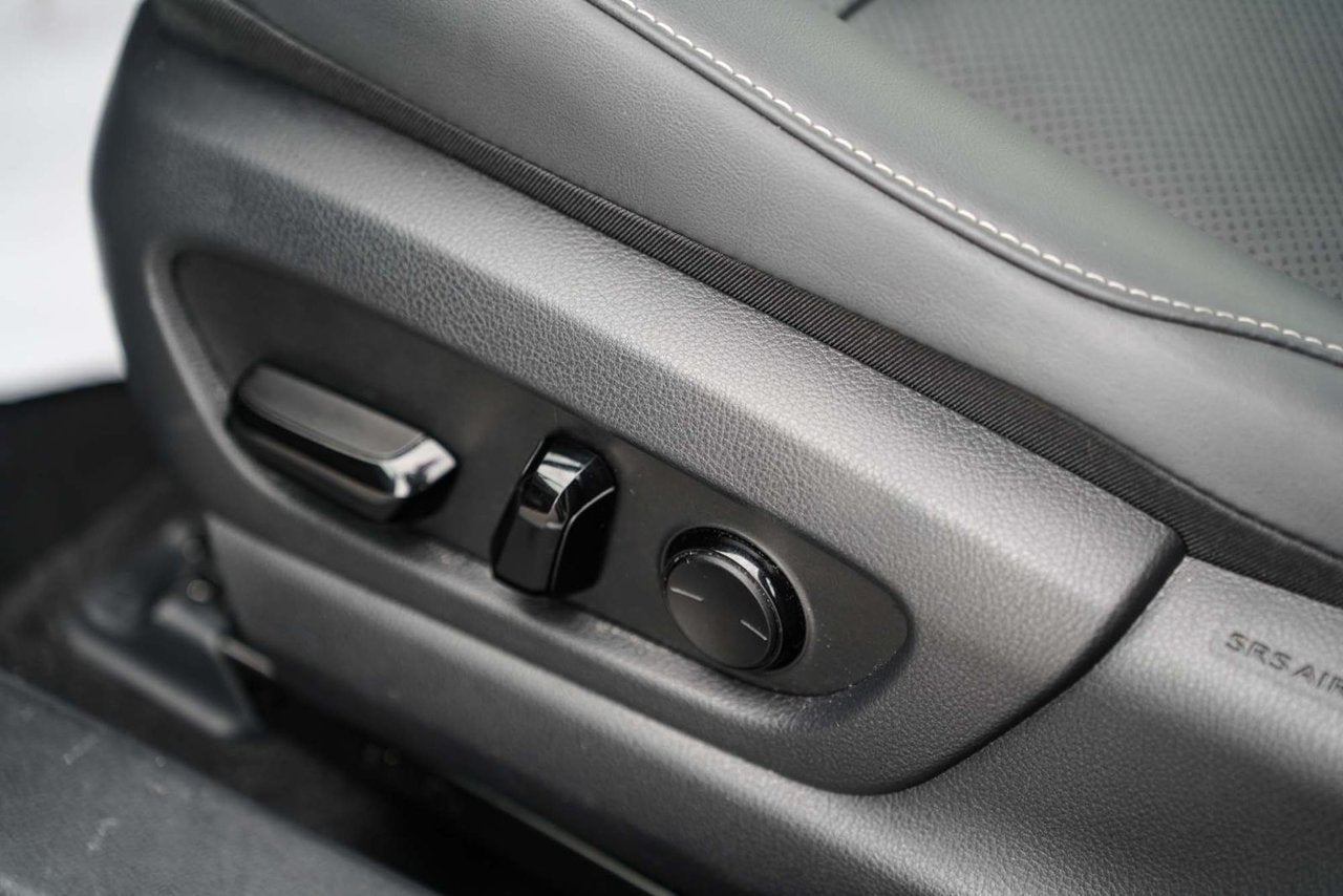 2025 Lexus UX 300h PREMIUM HYBRIDE BAS KM CUIR TOIT