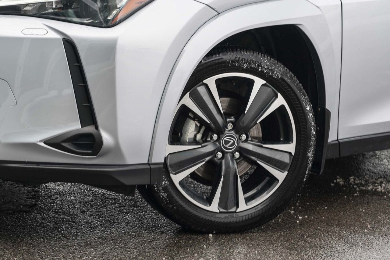 2025 Lexus UX 300h PREMIUM HYBRIDE BAS KM CUIR TOIT