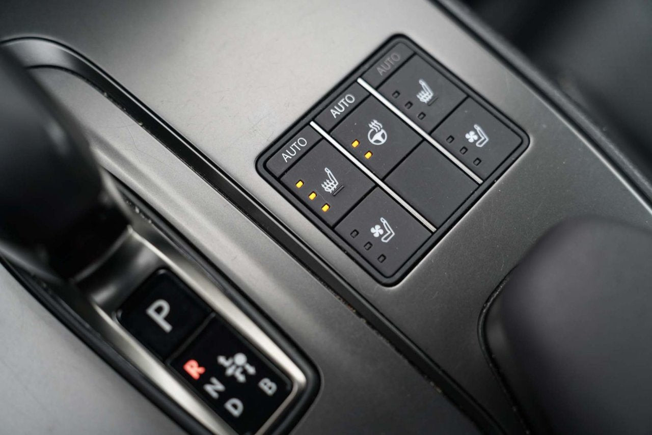 2025 Lexus UX 300h PREMIUM HYBRIDE BAS KM CUIR TOIT