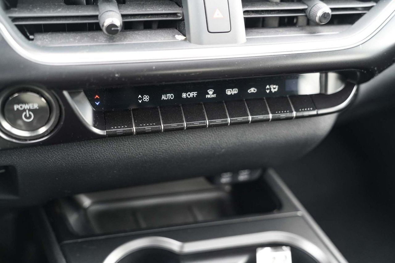 2025 Lexus UX 300h PREMIUM HYBRIDE BAS KM CUIR TOIT