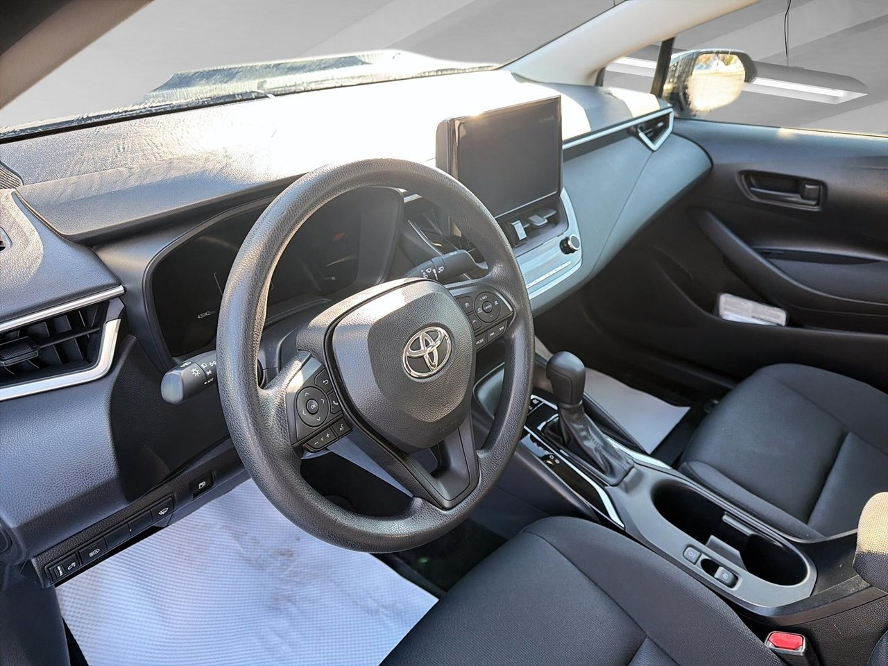 2024 Toyota Corolla Hybrid LE
